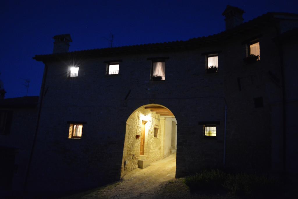 A Casa Di Mi Appartamenti Vacanza Монтефалько Экстерьер фото