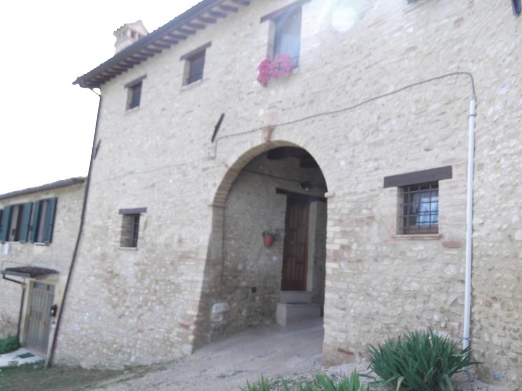 A Casa Di Mi Appartamenti Vacanza Монтефалько Номер фото