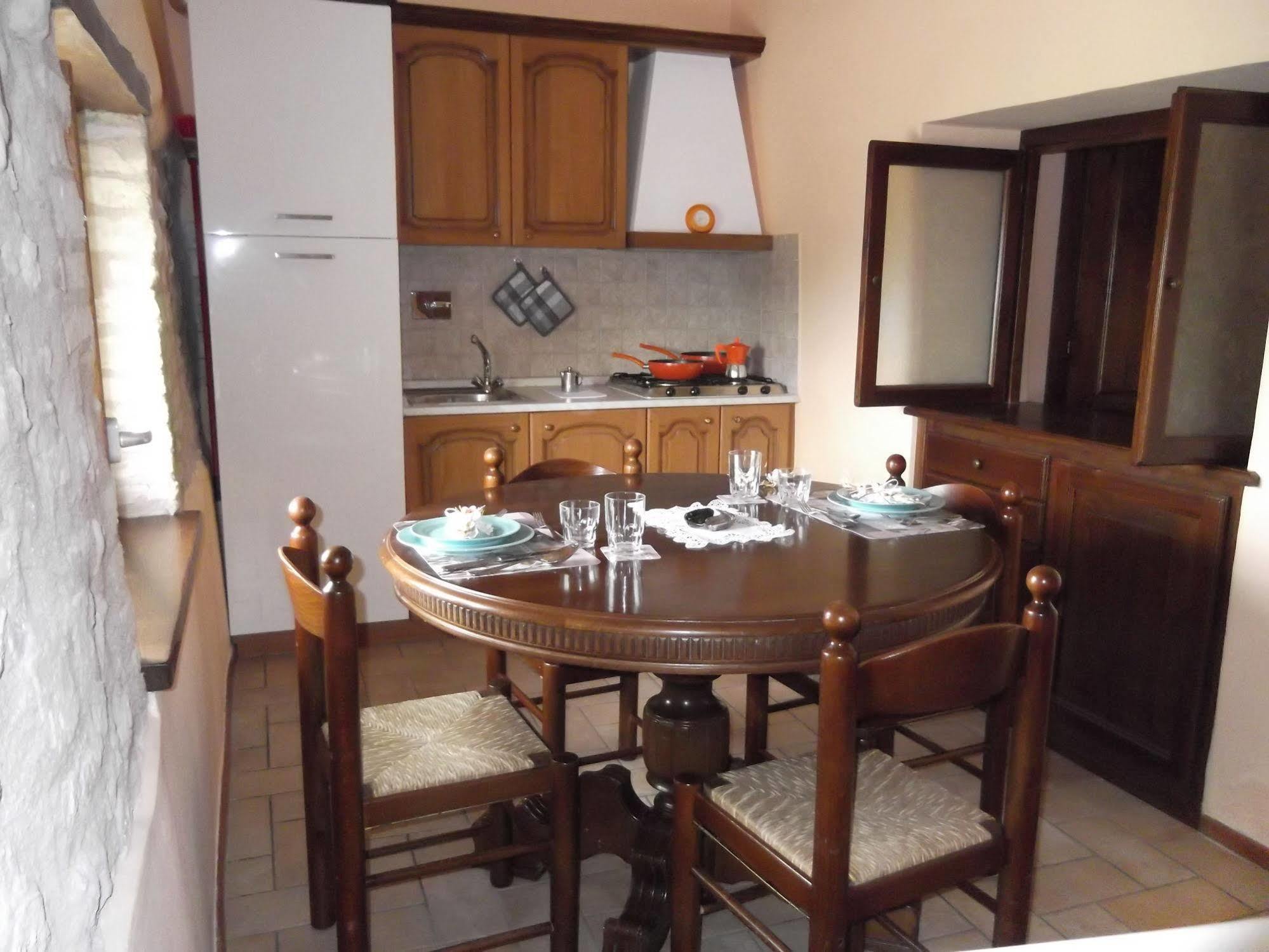 A Casa Di Mi Appartamenti Vacanza Монтефалько Экстерьер фото